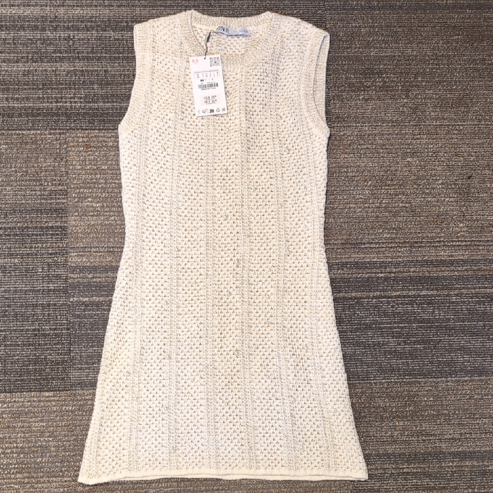 Elegant Cream Sleeveless Dress